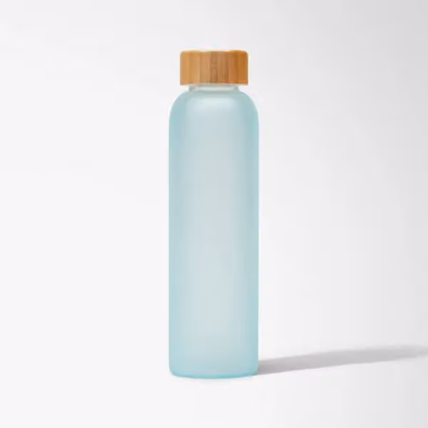 Lucerne - 590 ml Borosilikat-Glasflasche in Milchglasoptik mit Bambus-Deckel