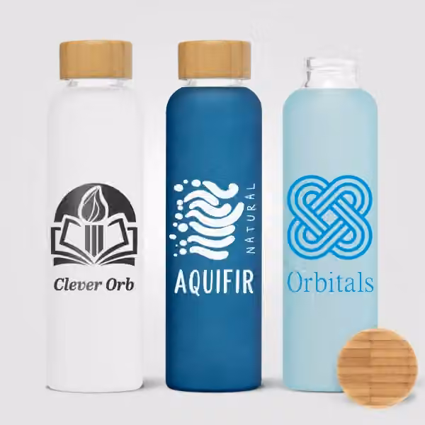 Lucerne - 590 ml Borosilikat-Glasflasche in Milchglasoptik mit Bambus-Deckel